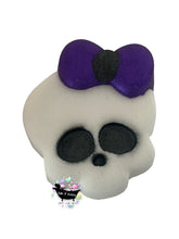 Load image into Gallery viewer, Skullette 💀🎀