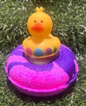 Load image into Gallery viewer, Easter Duck 🦆 Doughnut Bath Bombs