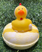 Load image into Gallery viewer, Easter Duck 🦆 Doughnut Bath Bombs