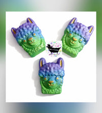 Load image into Gallery viewer, Llama bath bombs