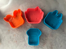 Load image into Gallery viewer, Moulds Destashing