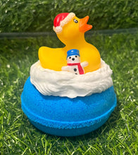 Load image into Gallery viewer, Christmas 🎅 Duck 🦆 Doughnut Bath Bombs Bulk buy
