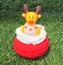 Load image into Gallery viewer, Christmas 🎅 Duck 🦆 Doughnut Bath Bombs Bulk buy