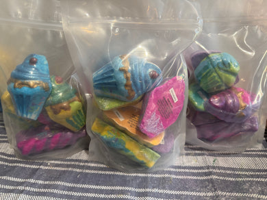 Mixed 6 packs of Twirly pops and Cupcakes